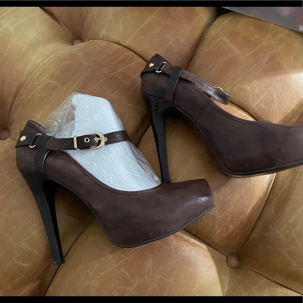 Brown Heels with Ankle Strap size 9 - Picture 3 of 9